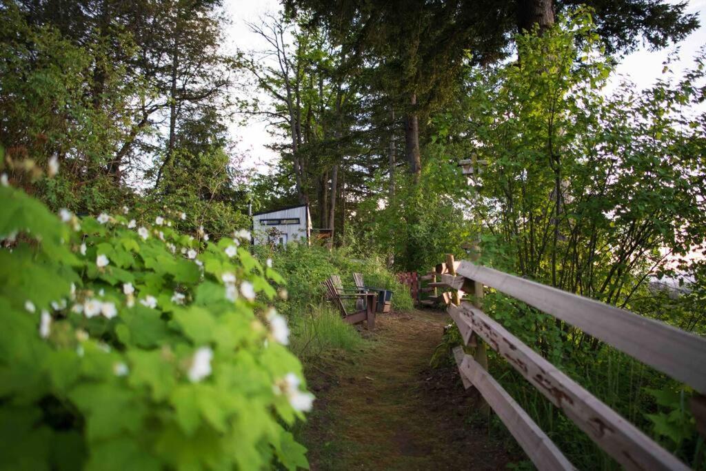 Hotel Tiny House Big View Chilliwack Exterior foto